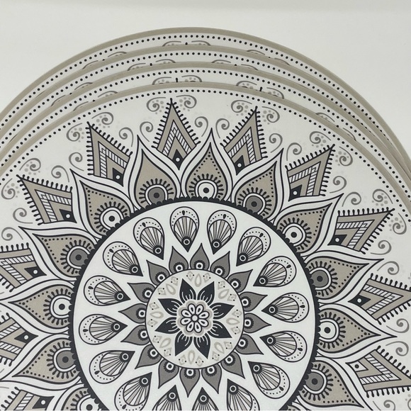 Vintage Mandala Art Design Placemats Round 4 Pcs geometric abstract 15 inches - Picture 2 of 10